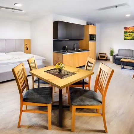 Maladinovo Pri Liptovskej Mare 度假村 Liptovský Mikuláš