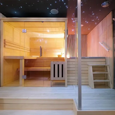 Maladinovo Pri Liptovskej Mare אתר נופש Liptovský Mikuláš