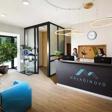 Maladinovo Pri Liptovskej Mare אתר נופש Liptovský Mikuláš