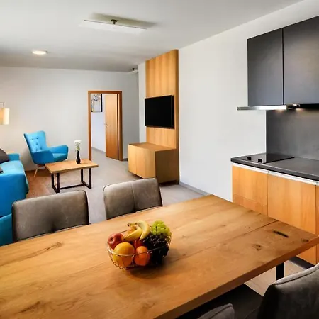 Maladinovo Pri Liptovskej Mare *