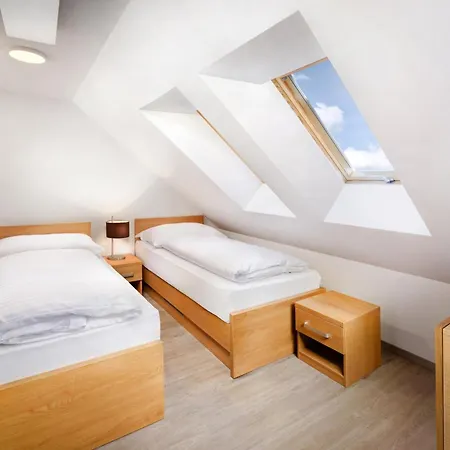 Maladinovo Pri Liptovskej Mare * Liptovský Mikuláš