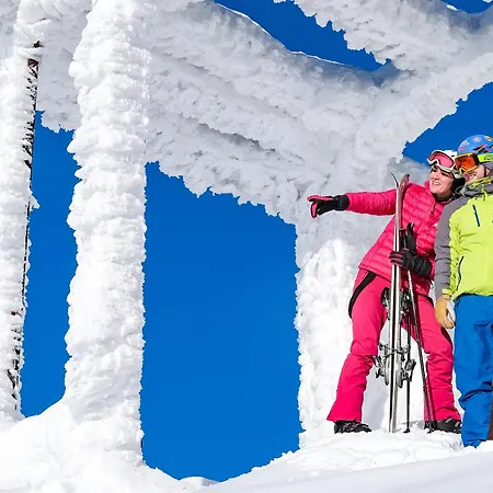 Maladinovo Pri Liptovskej Mare *