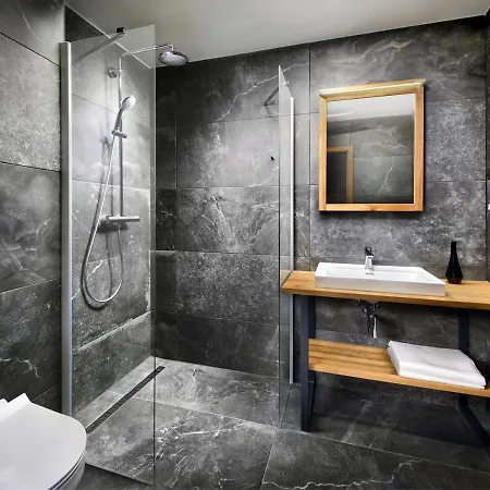 Maladinovo Pri Liptovskej Mare אתר נופש