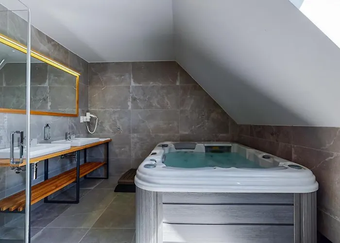 Maladinovo Pri Liptovskej Mare Lipótszentmiklós