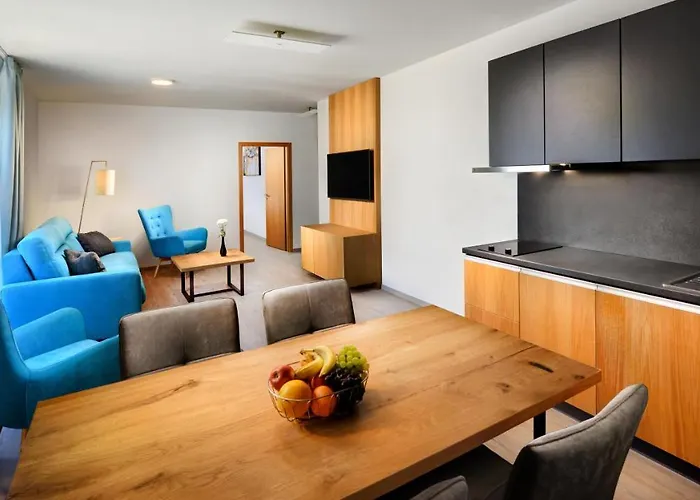 Maladinovo Pri Liptovskej Mare *