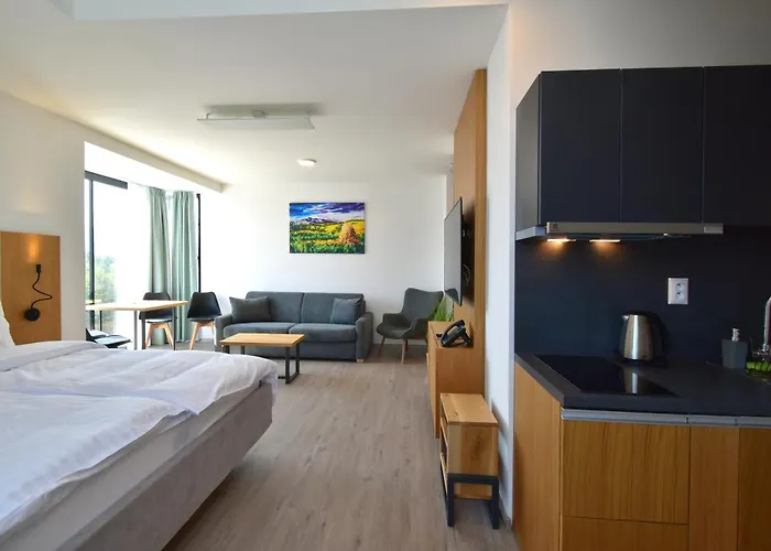 Maladinovo Pri Liptovskej Mare * Liptovsky Mikulas