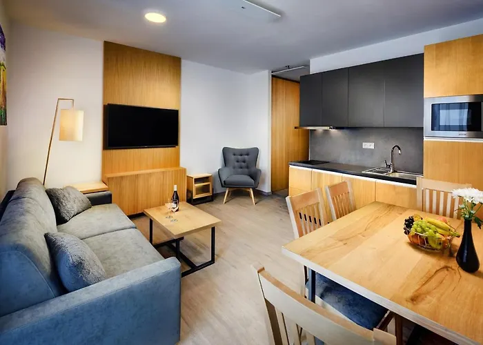 Maladinovo Pri Liptovskej Mare Lipótszentmiklós